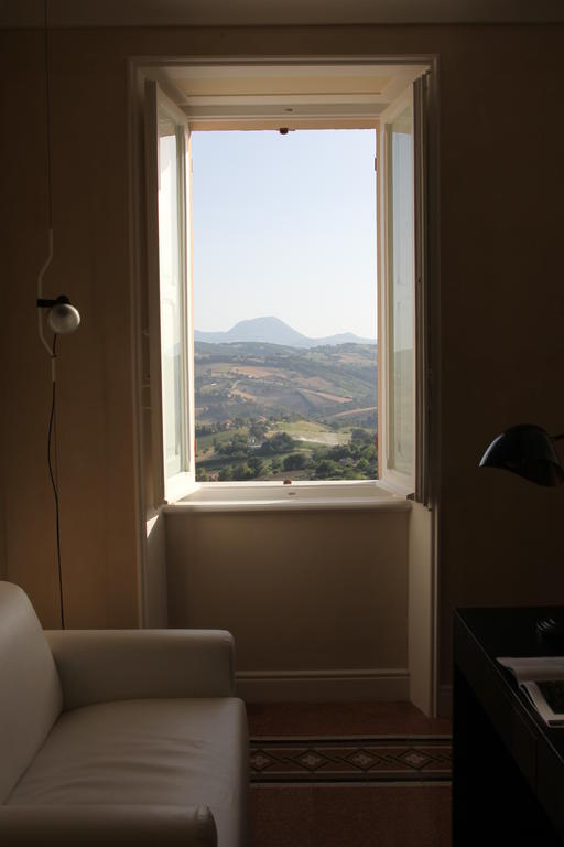 Relais Del Borgo Hotel & Spa 4 Stelle Staffolo Room photo